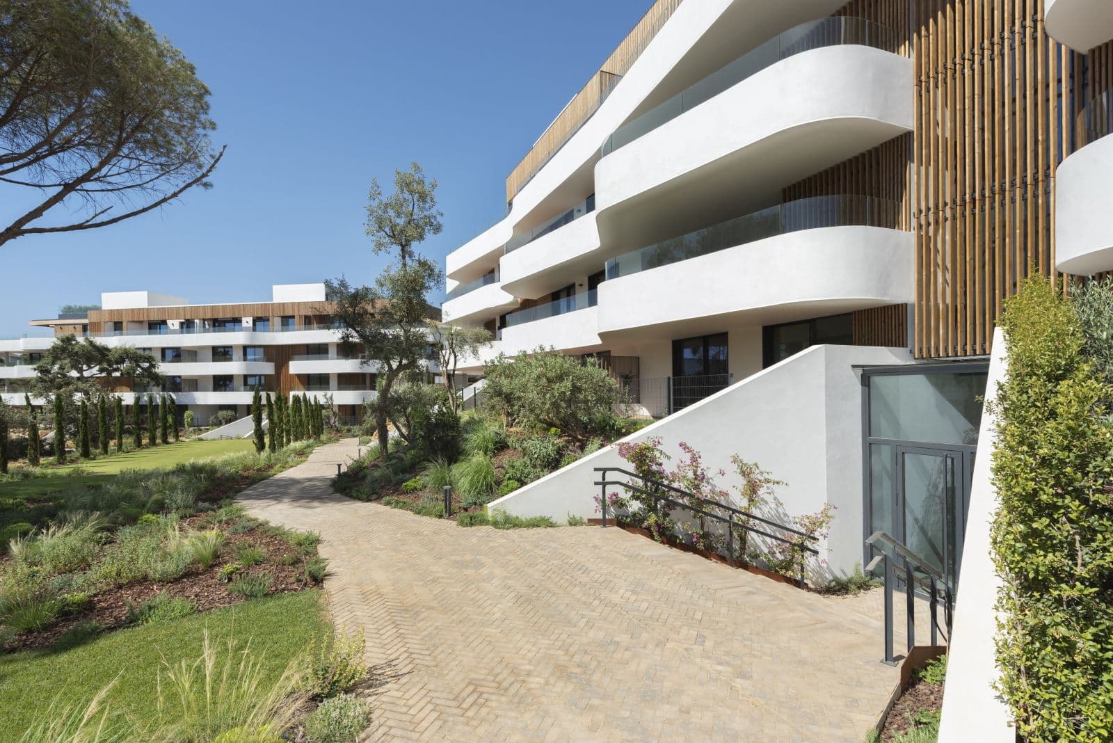 Village Verde, 21