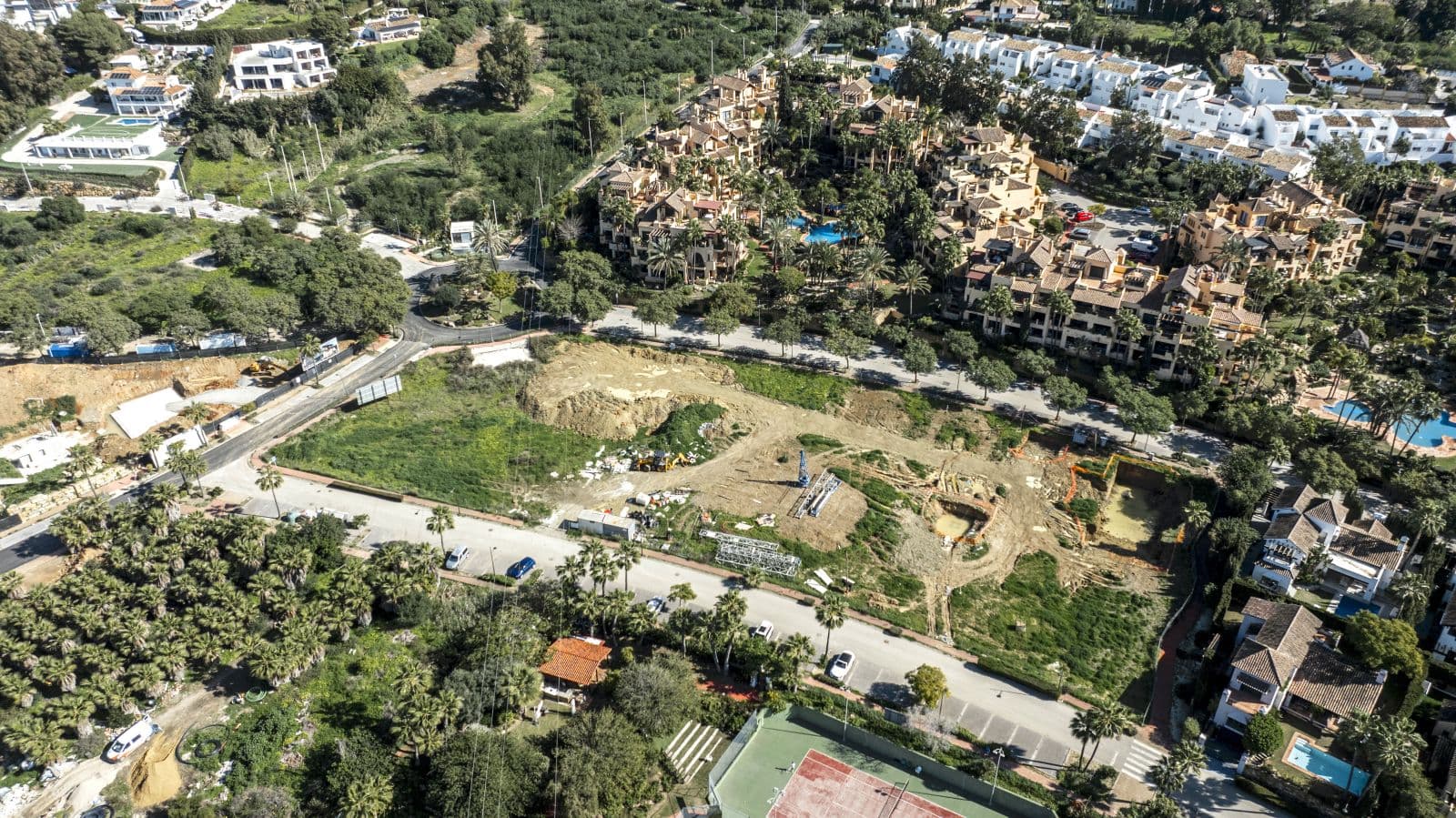 The Club Villas, 32