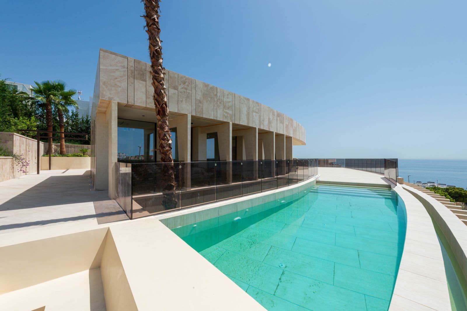 Villa Infinity, 2