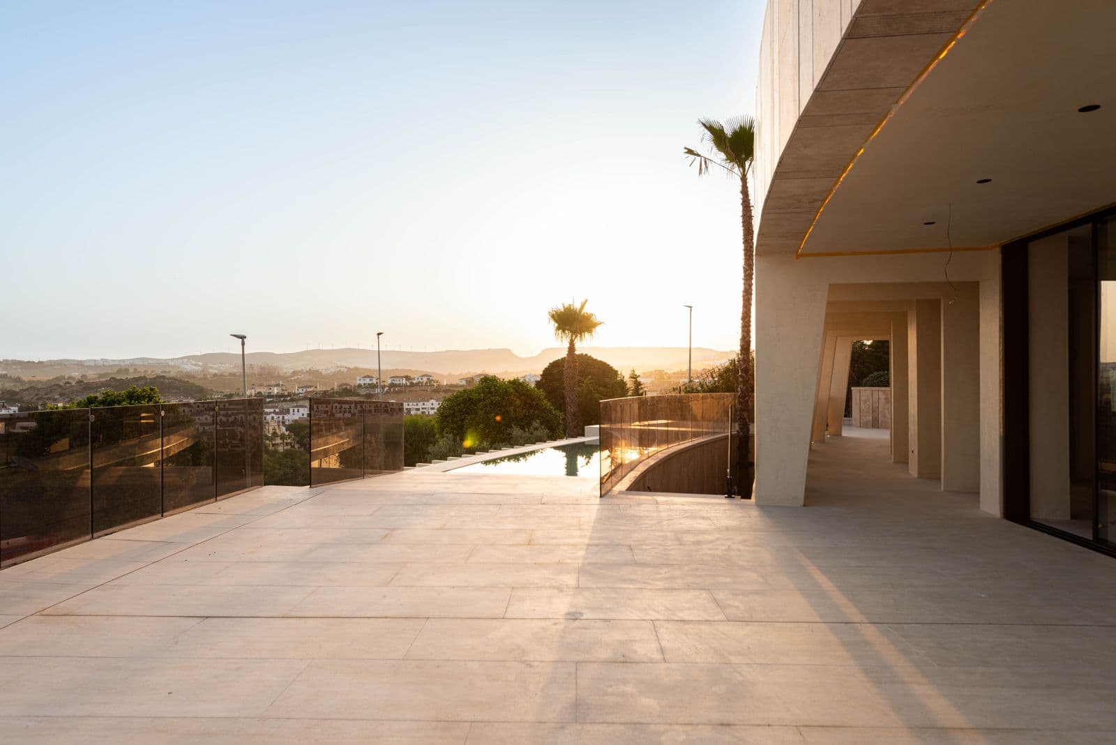 Villa Infinity, 11