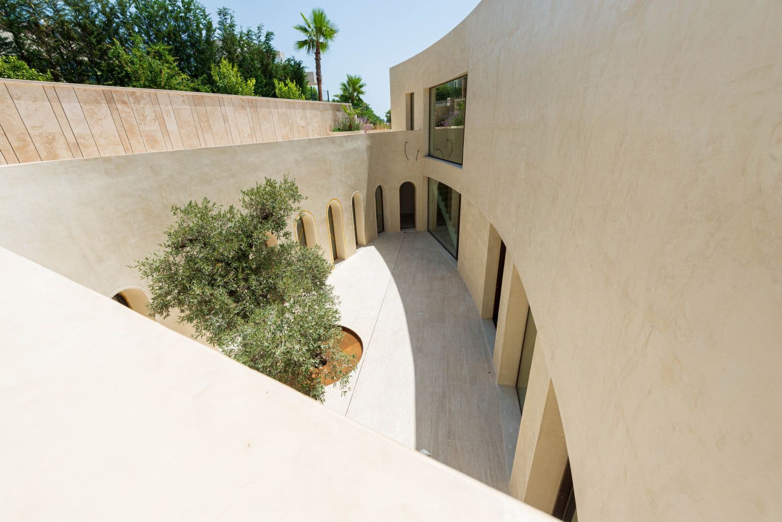 Villa Infinity, 16