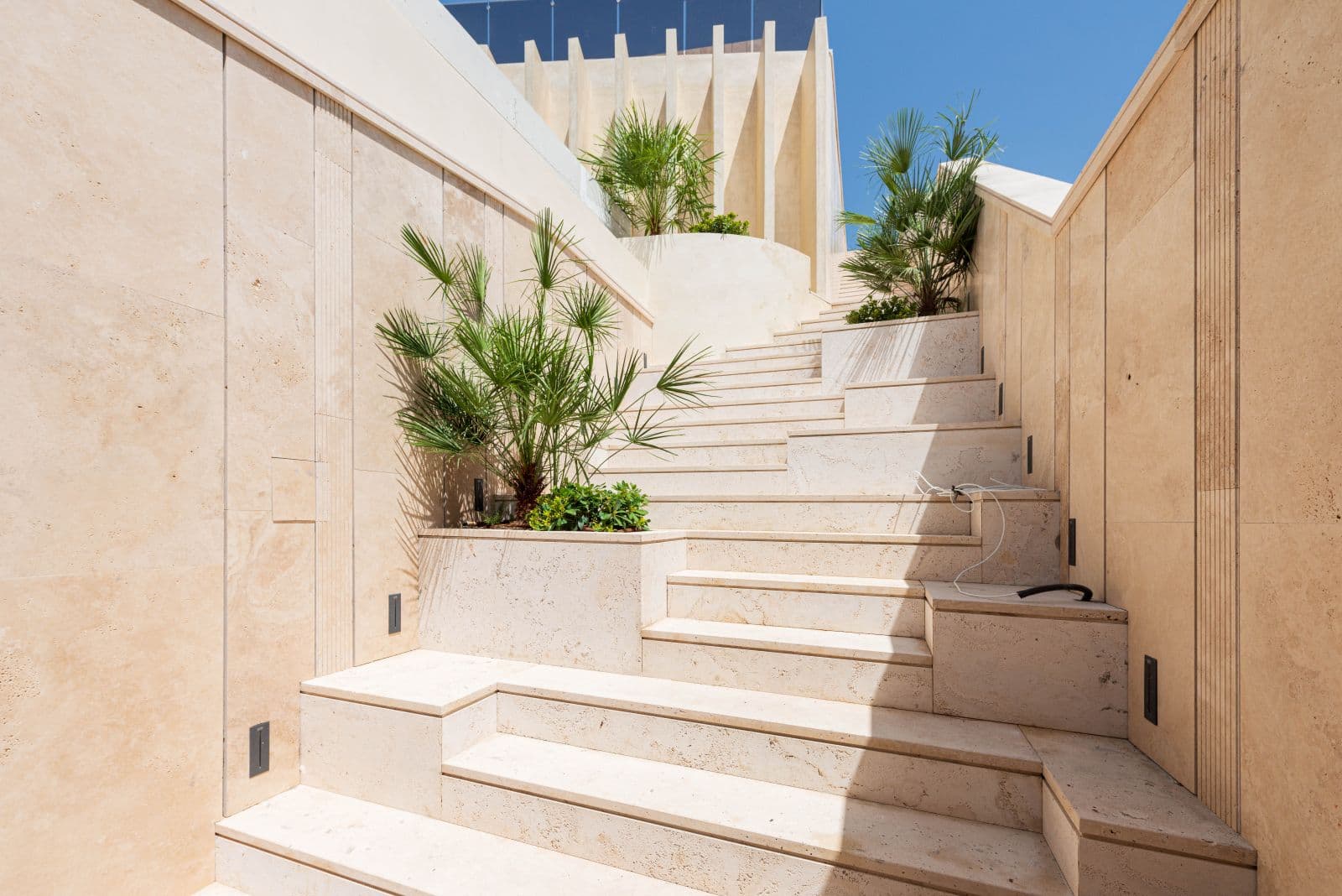 Villa Infinity, 19