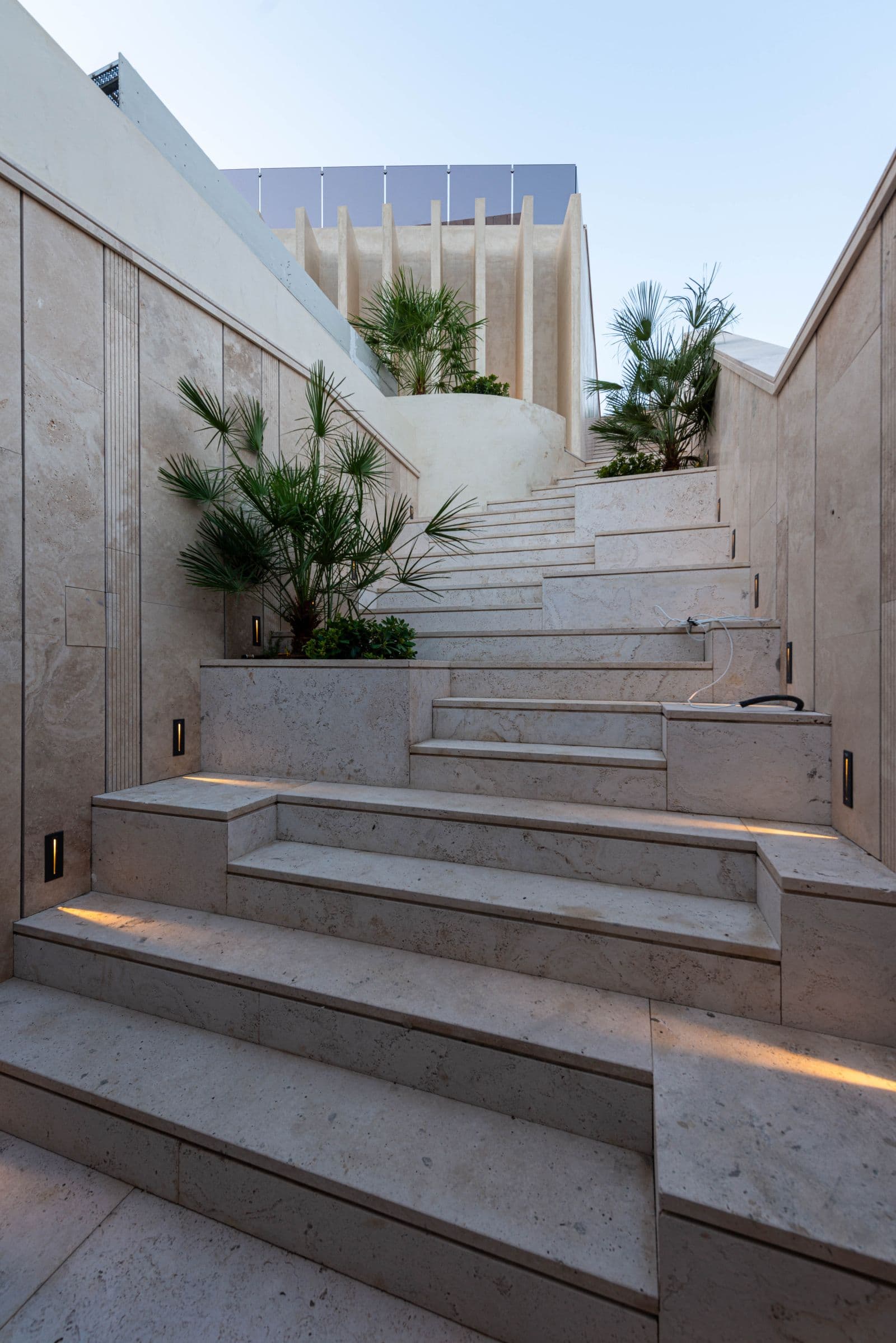 Villa Infinity, 25