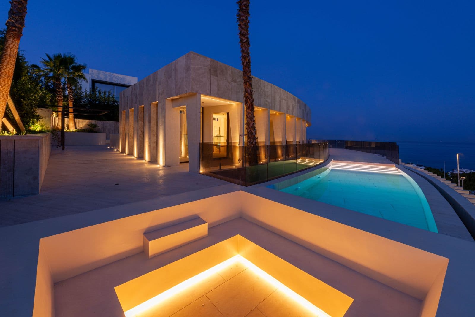 Villa Infinity, 29