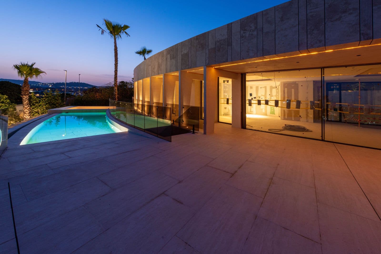 Villa Infinity, 31