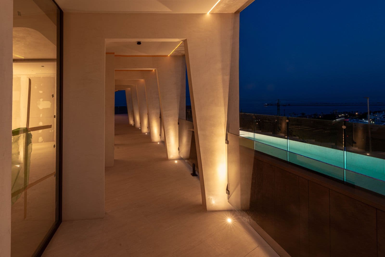 Villa Infinity, 32