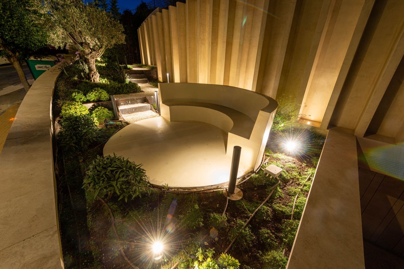 Villa Infinity, 36