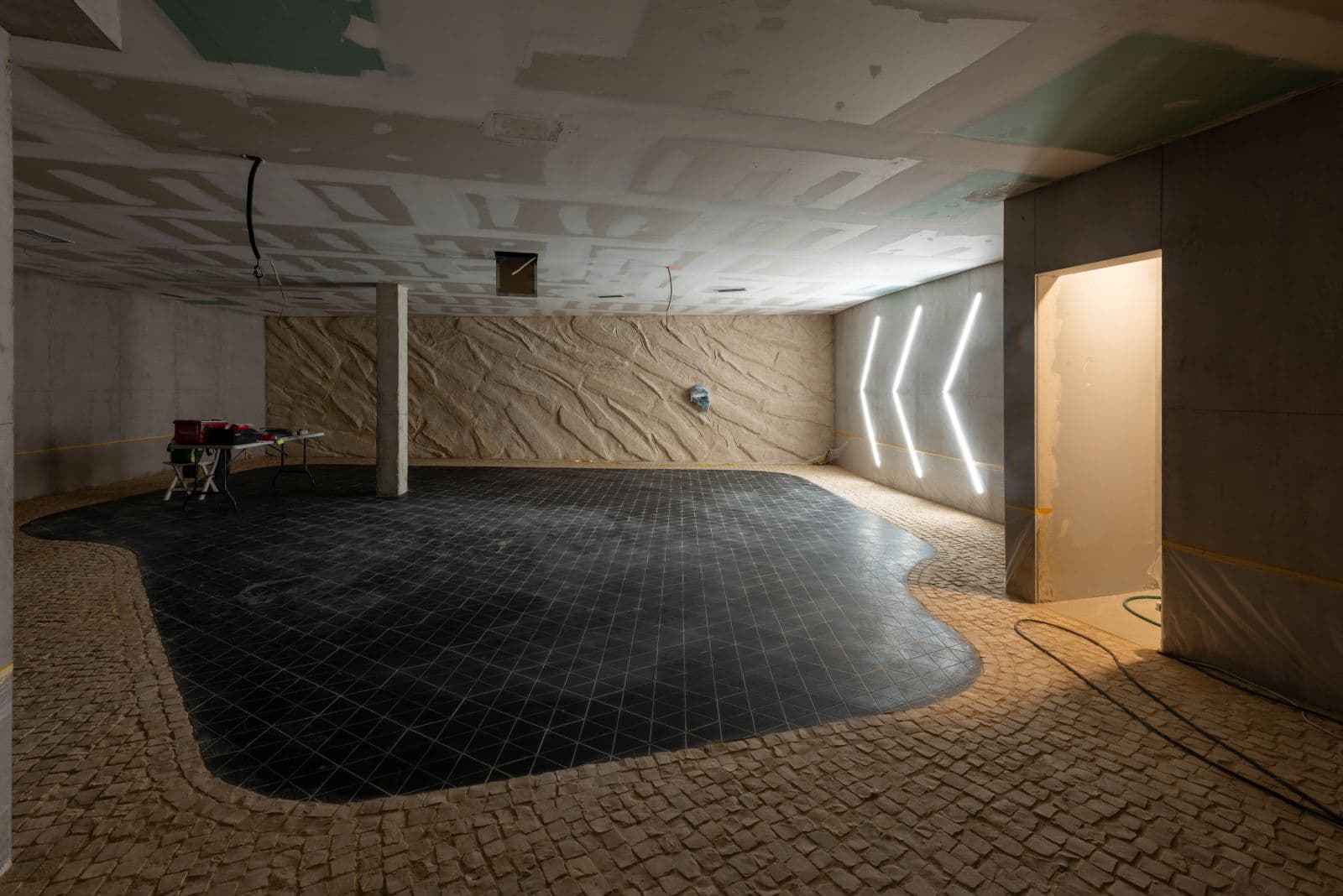 Villa Infinity, 38