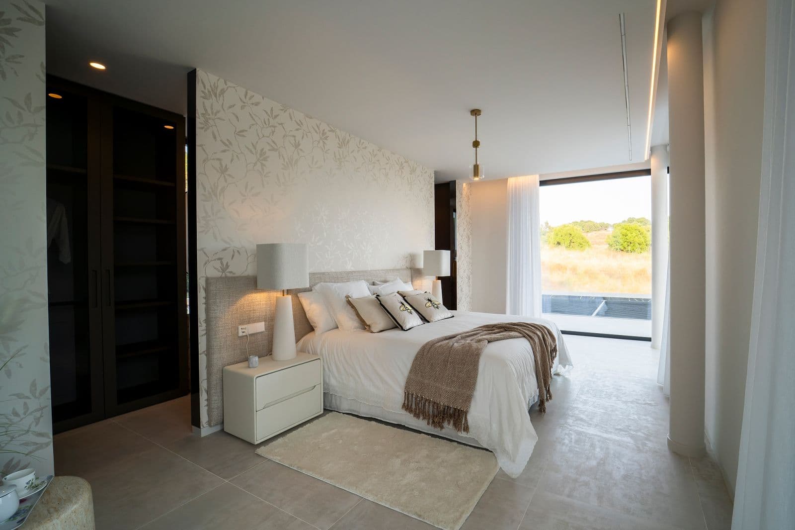 Villa Esmeralda, 12