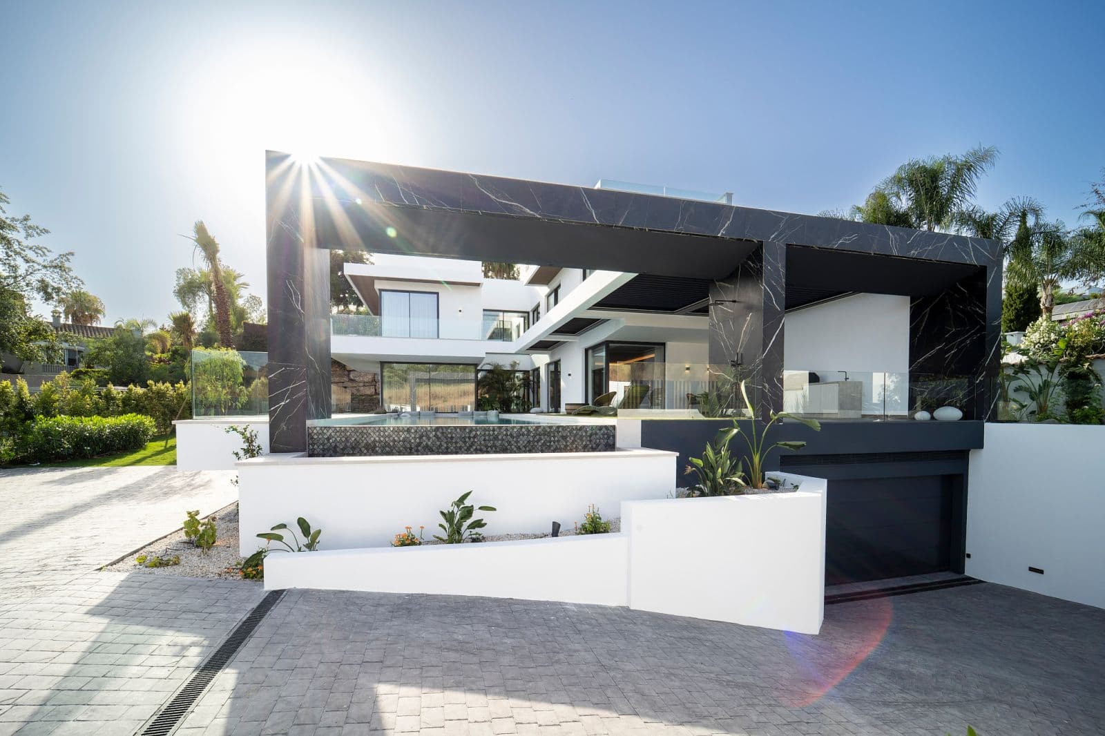Villa Esmeralda, 21