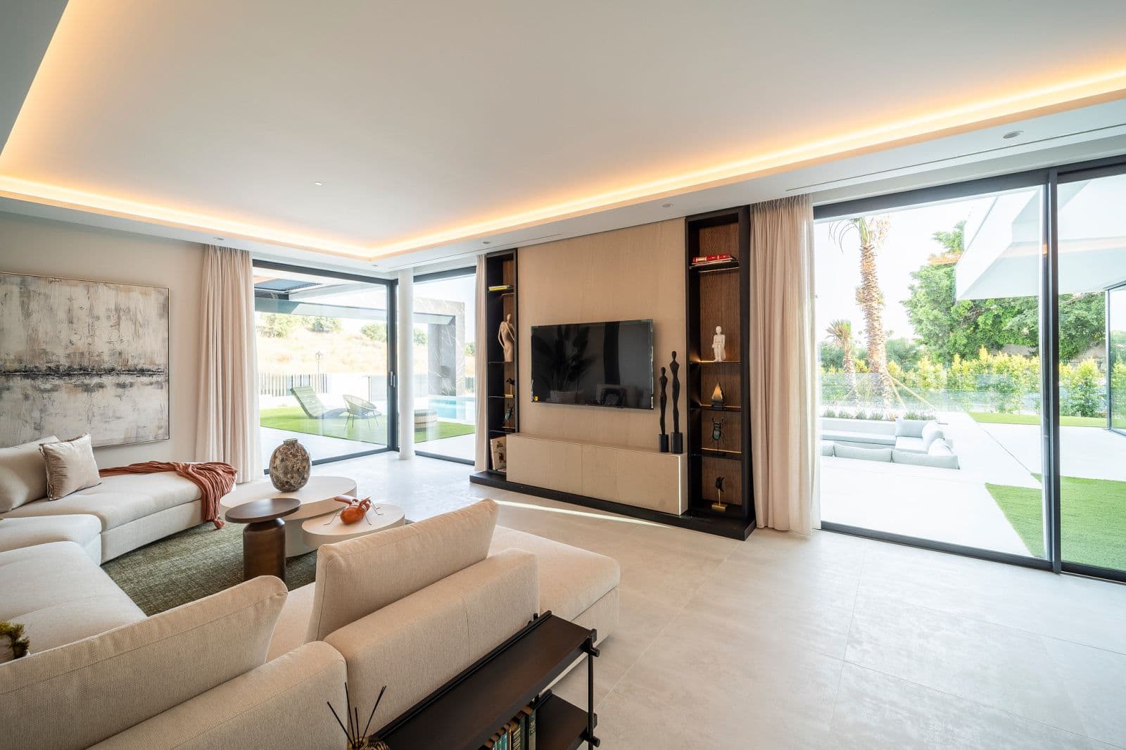 Villa Esmeralda, 25