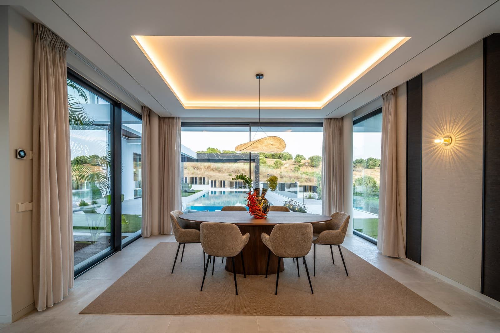 Villa Esmeralda, 44