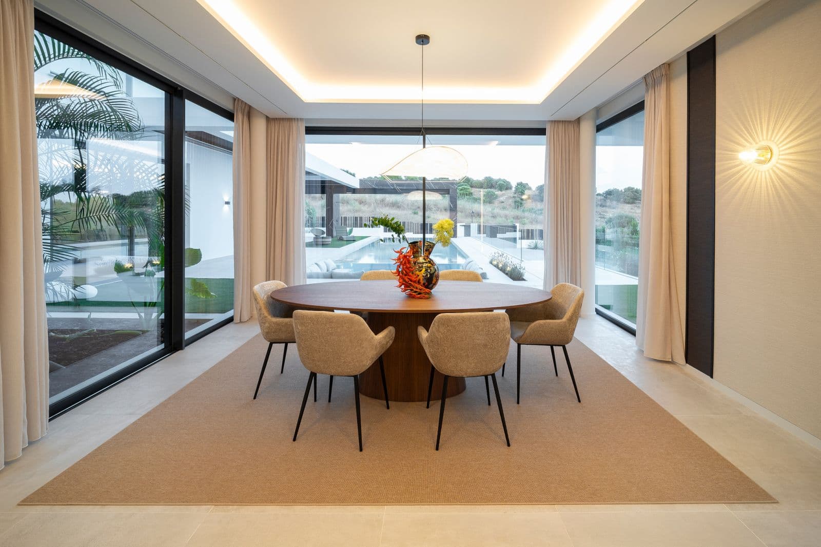 Villa Esmeralda, 48
