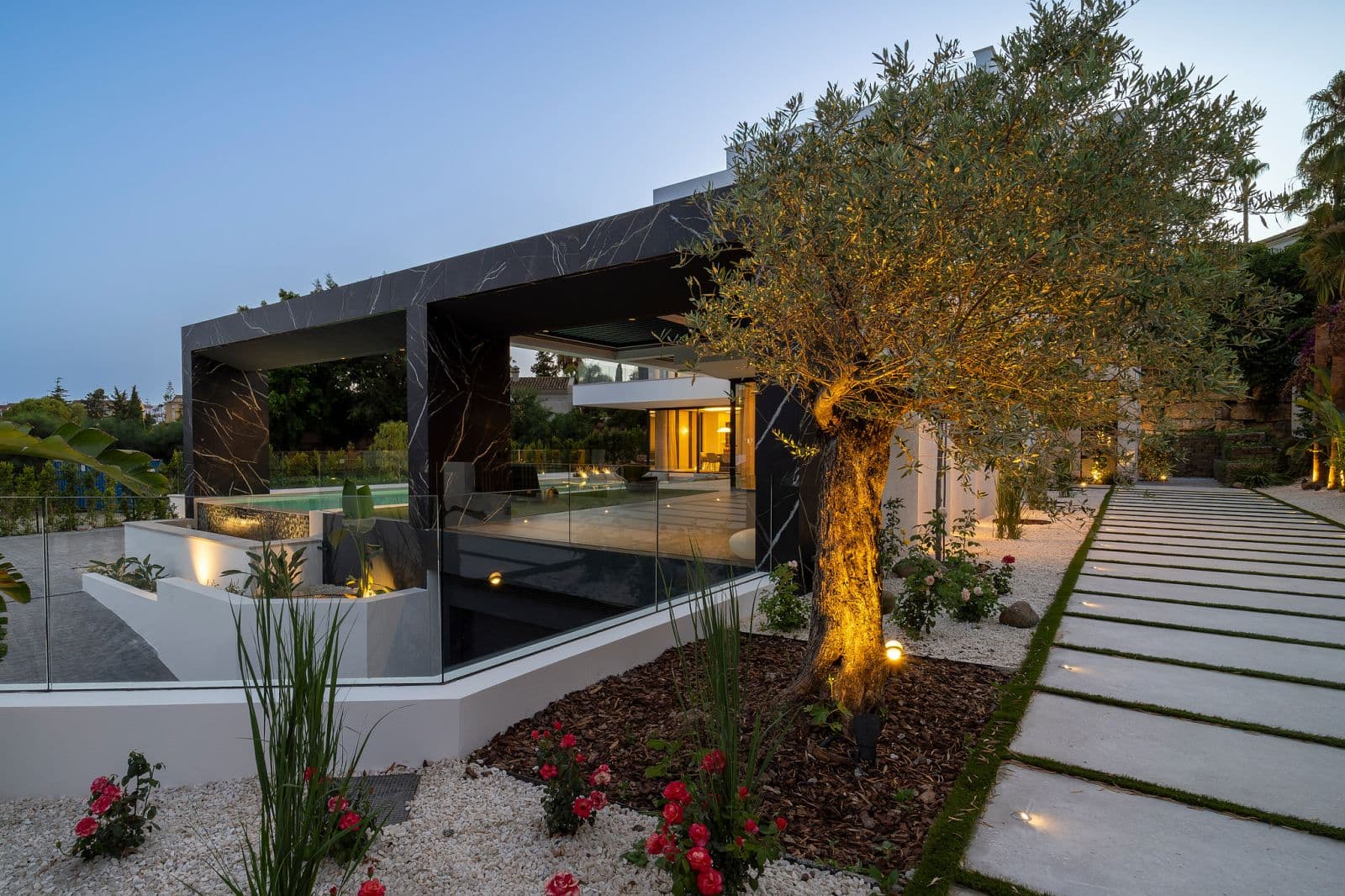 Villa Esmeralda, 57