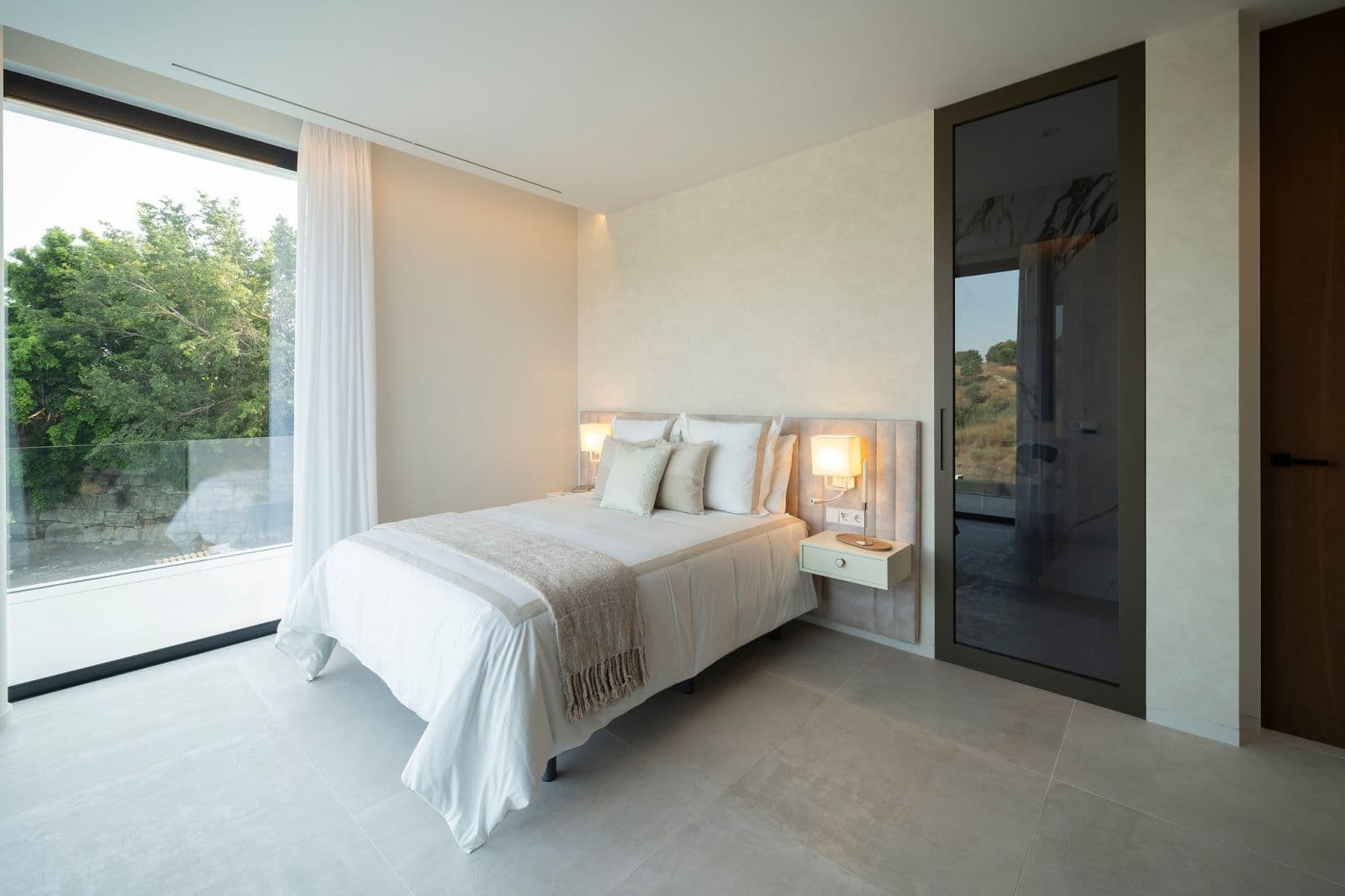 Villa Esmeralda, 7
