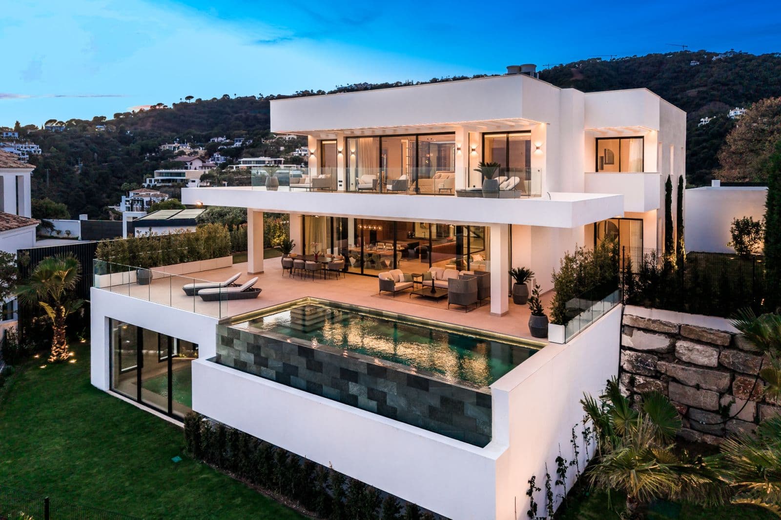 Villa Alfa, 2