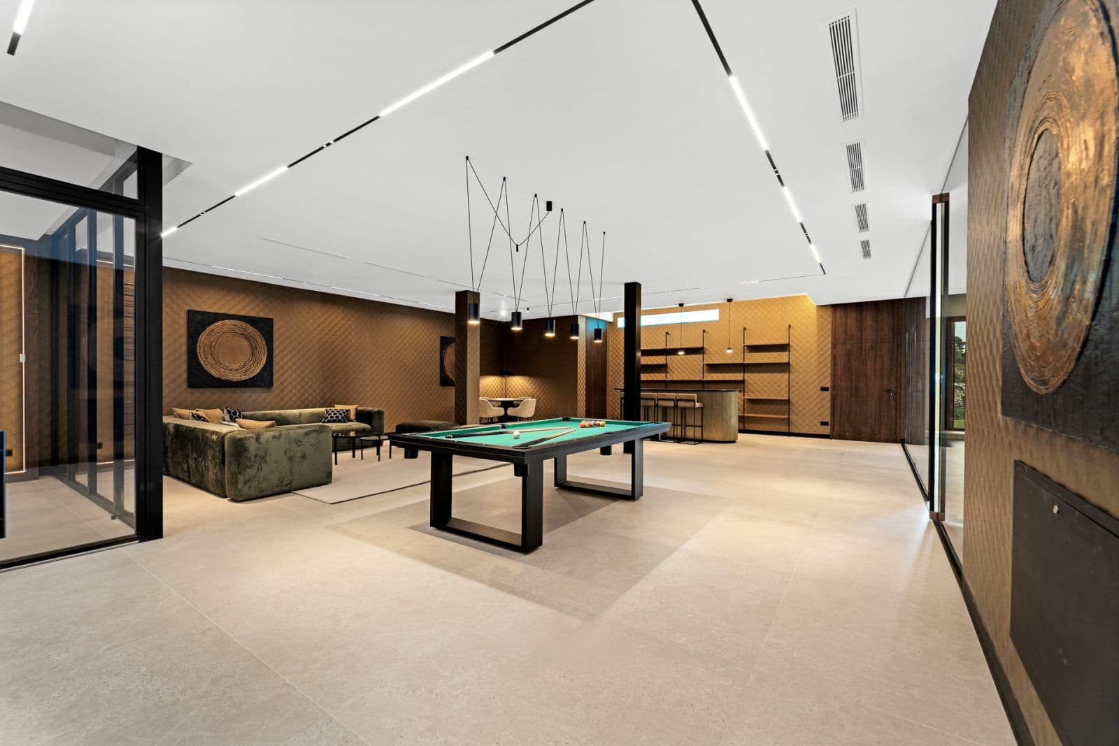 Villa Alfa, 17