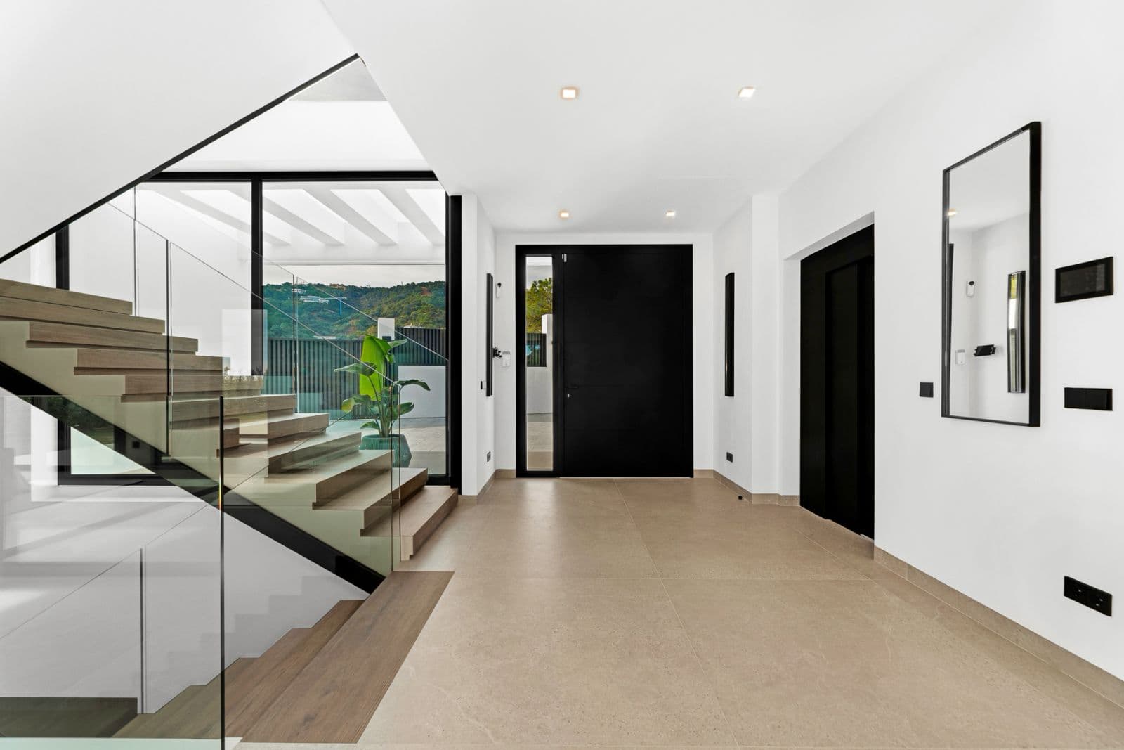Villa Alfa, 7