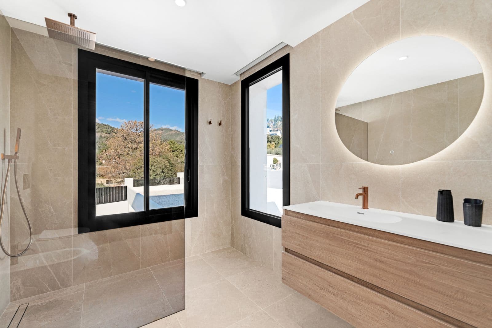 Villa Omega, 9