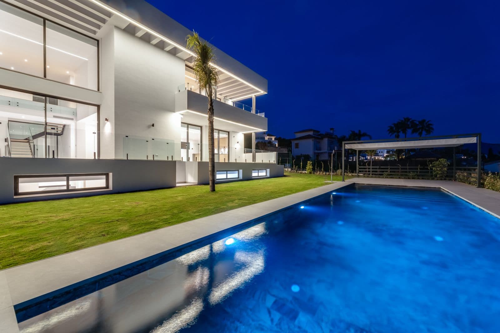 Villa Paradise, 21