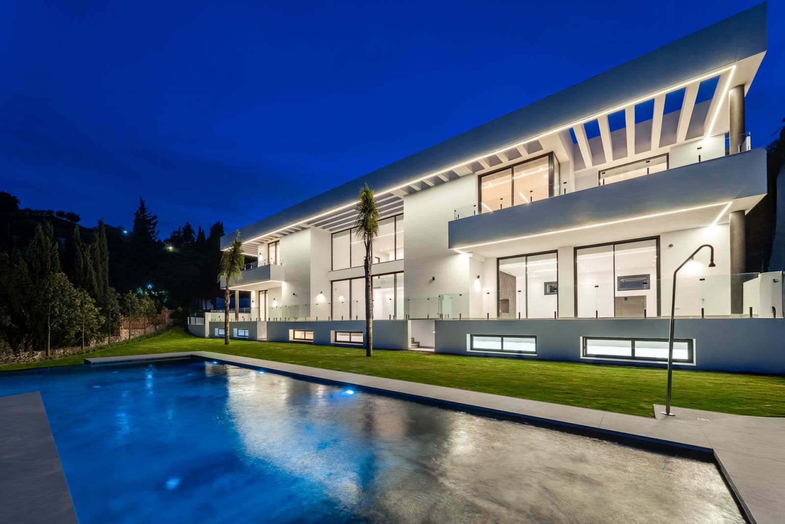 Villa Paradise, 26
