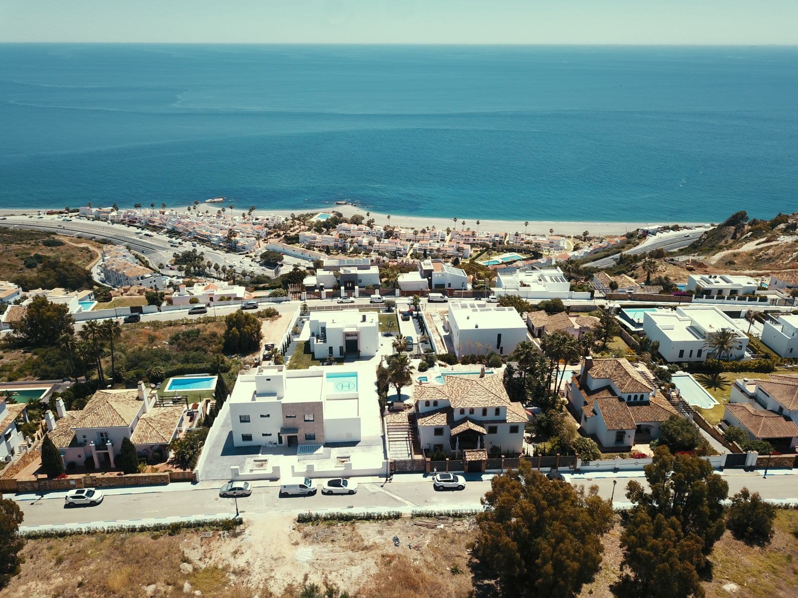 La Paloma 10, 12