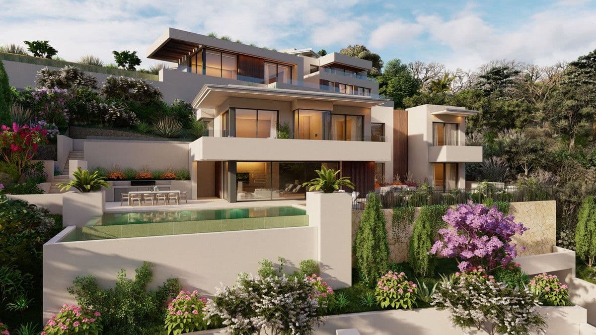 Solara II, Marbella East