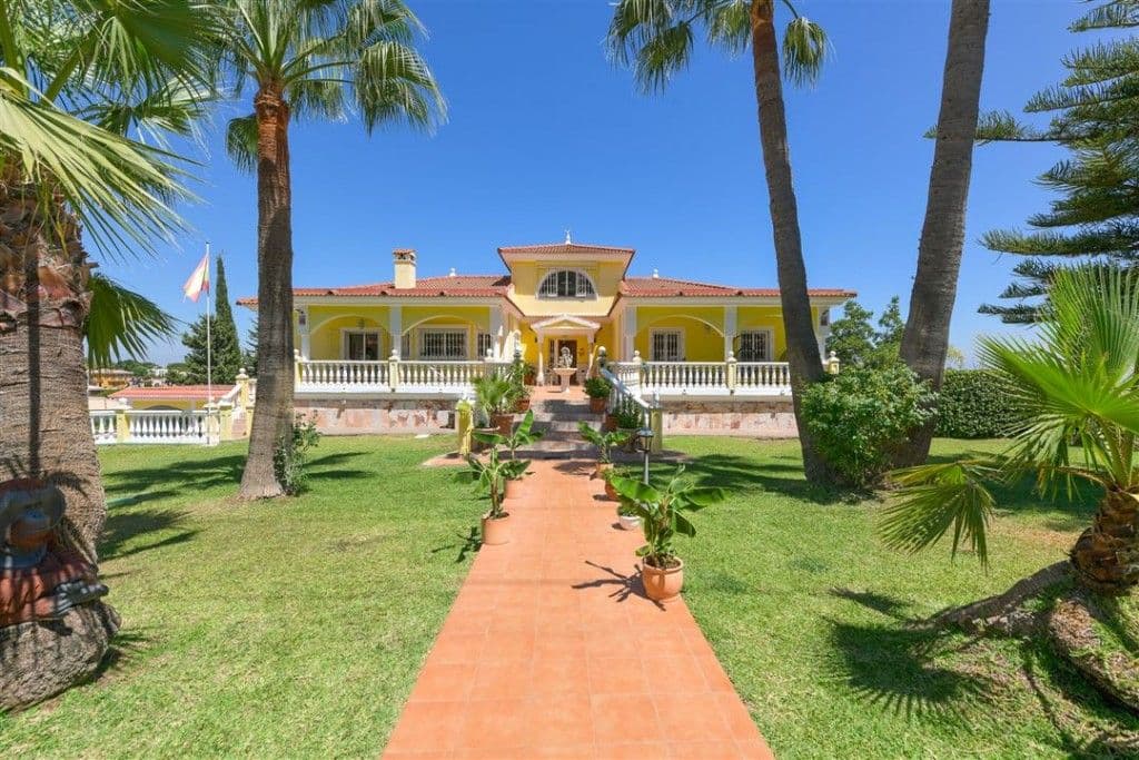 Detached Villa in Alhaurín de la Torre, Alhaurín de la Torre