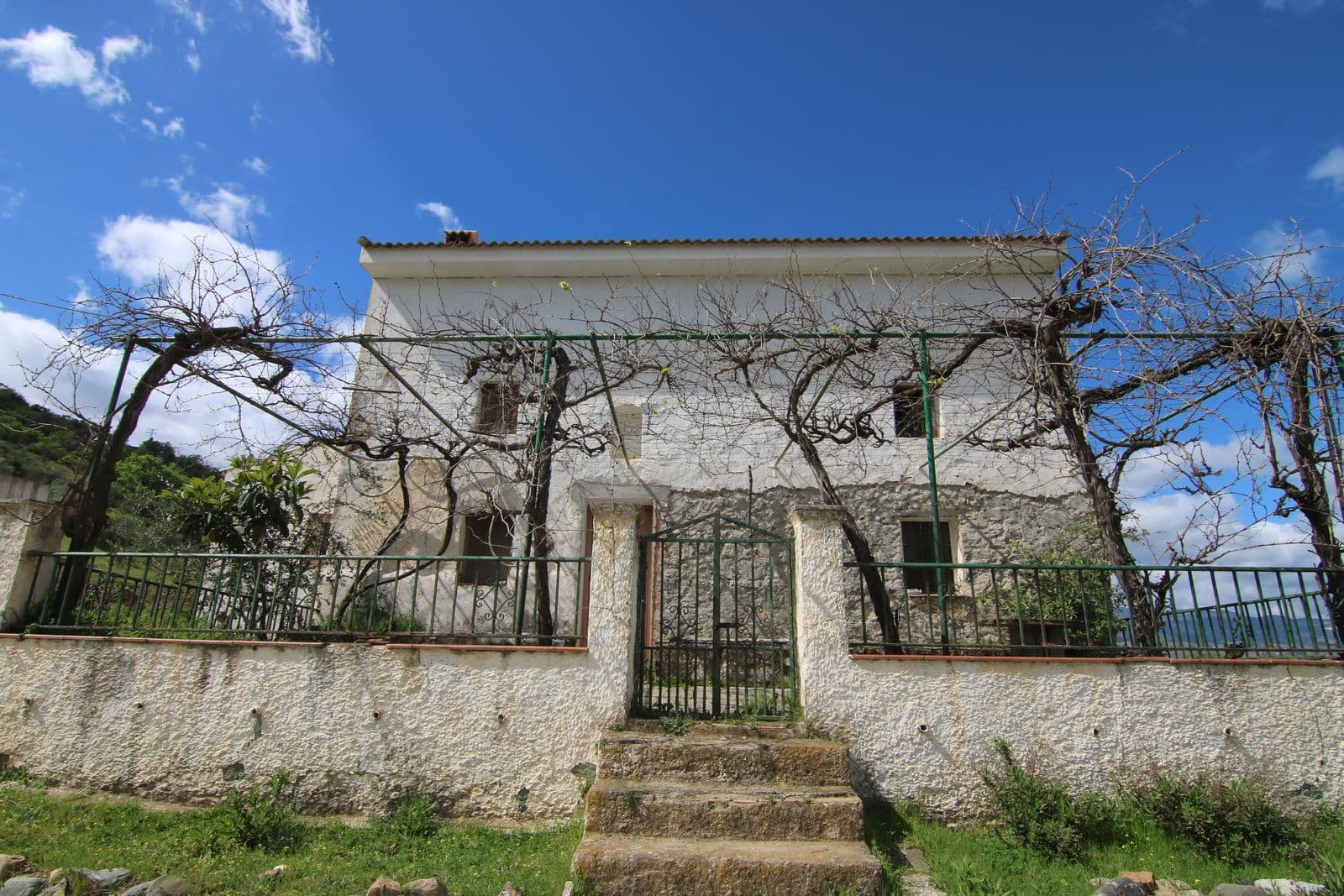 Land in Guaro, Guaro