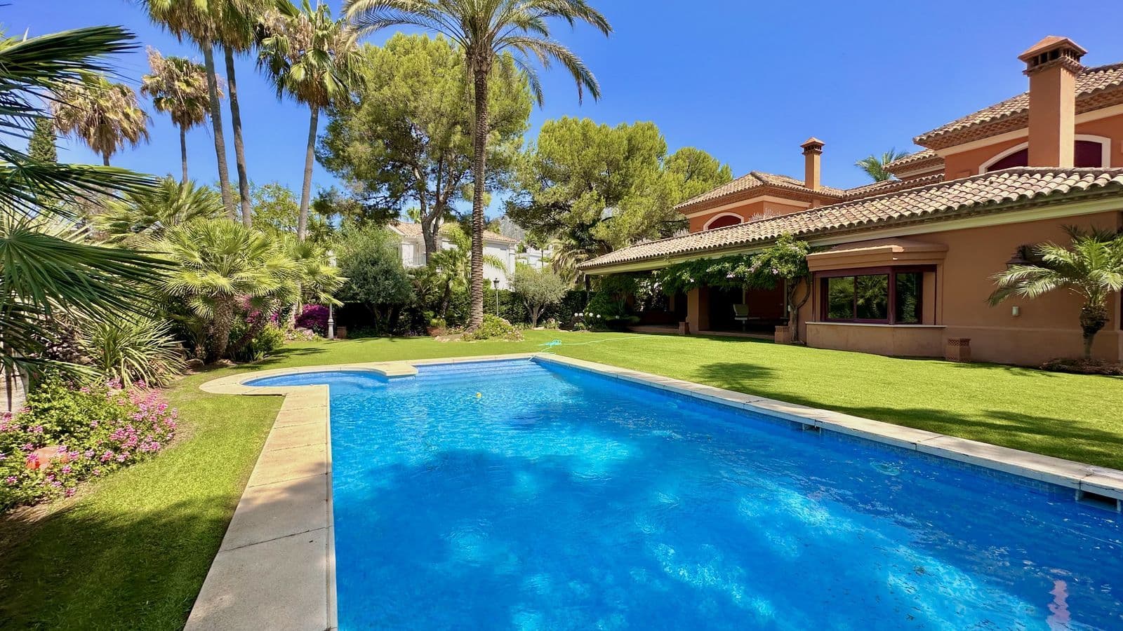 Detached Villa in The Golden Mile, Marbella