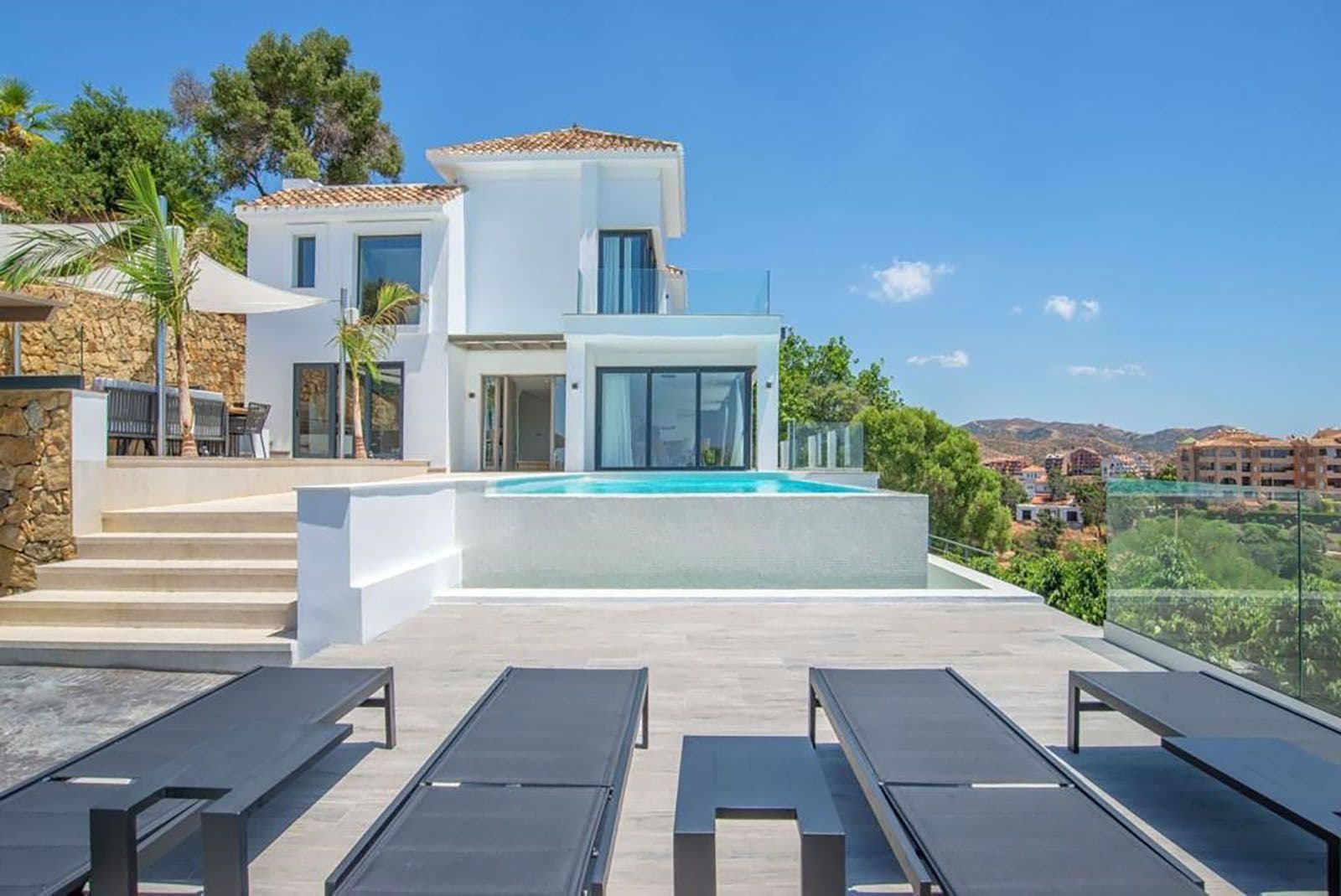 Detached Villa in Elviria, Marbella East