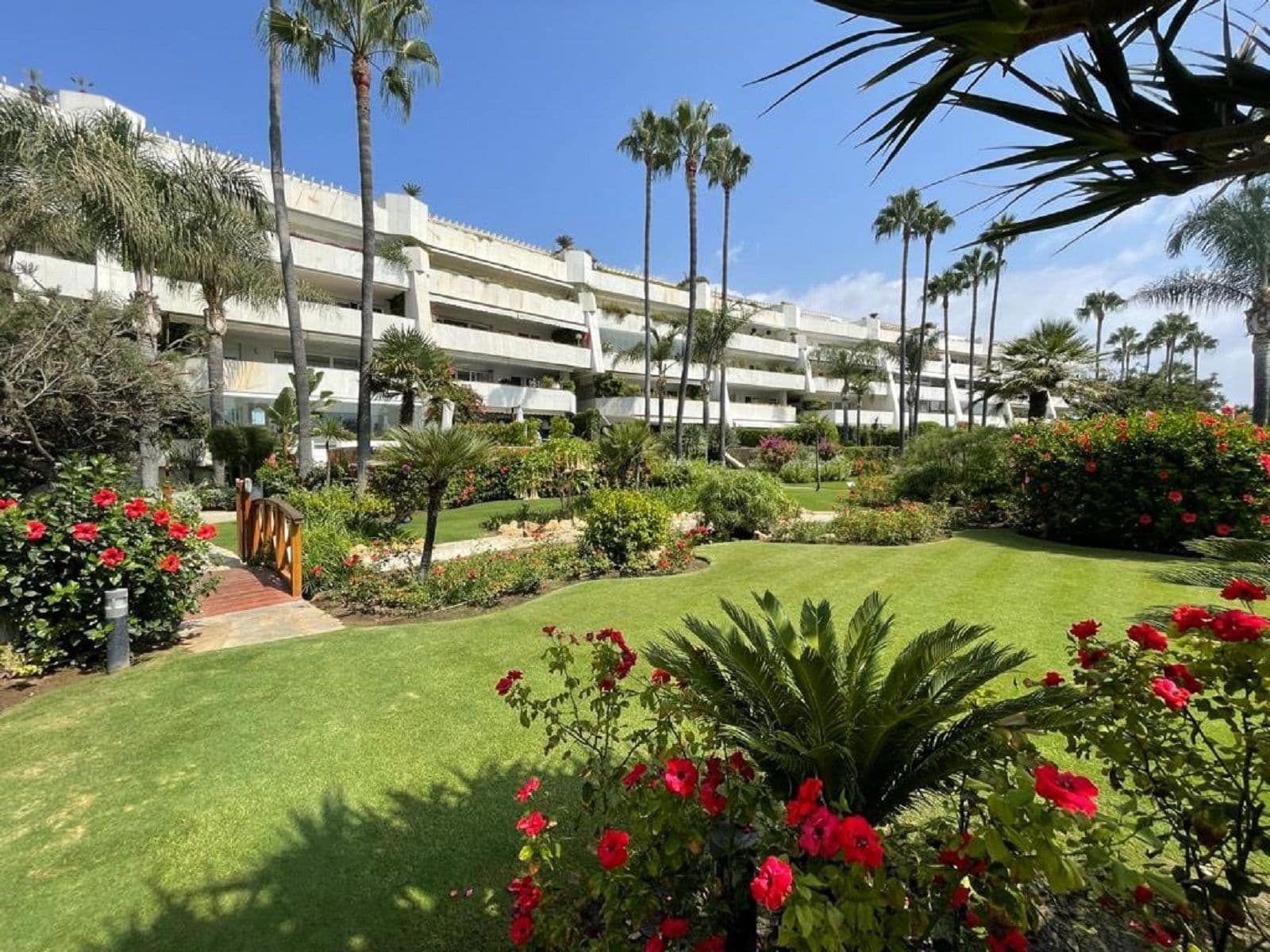 Middle Floor Apartment in Puerto Banús, Marbella