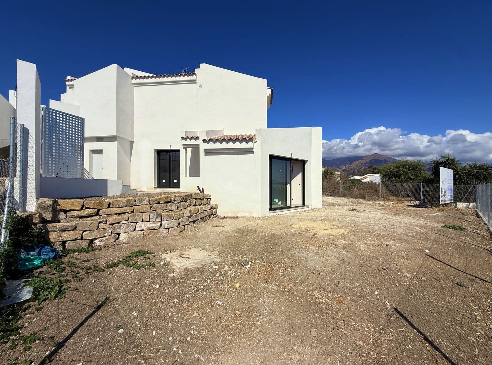 Semi-Detached House in Estepona, Estepona