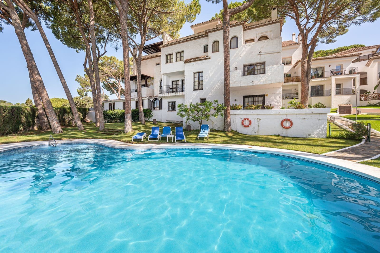 Top Floor Apartment in Aloha, Nueva Andalucía