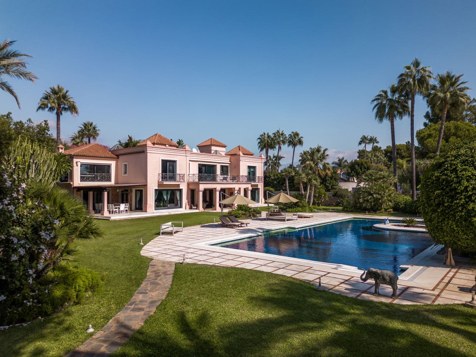 Detached Villa in Estepona, Estepona