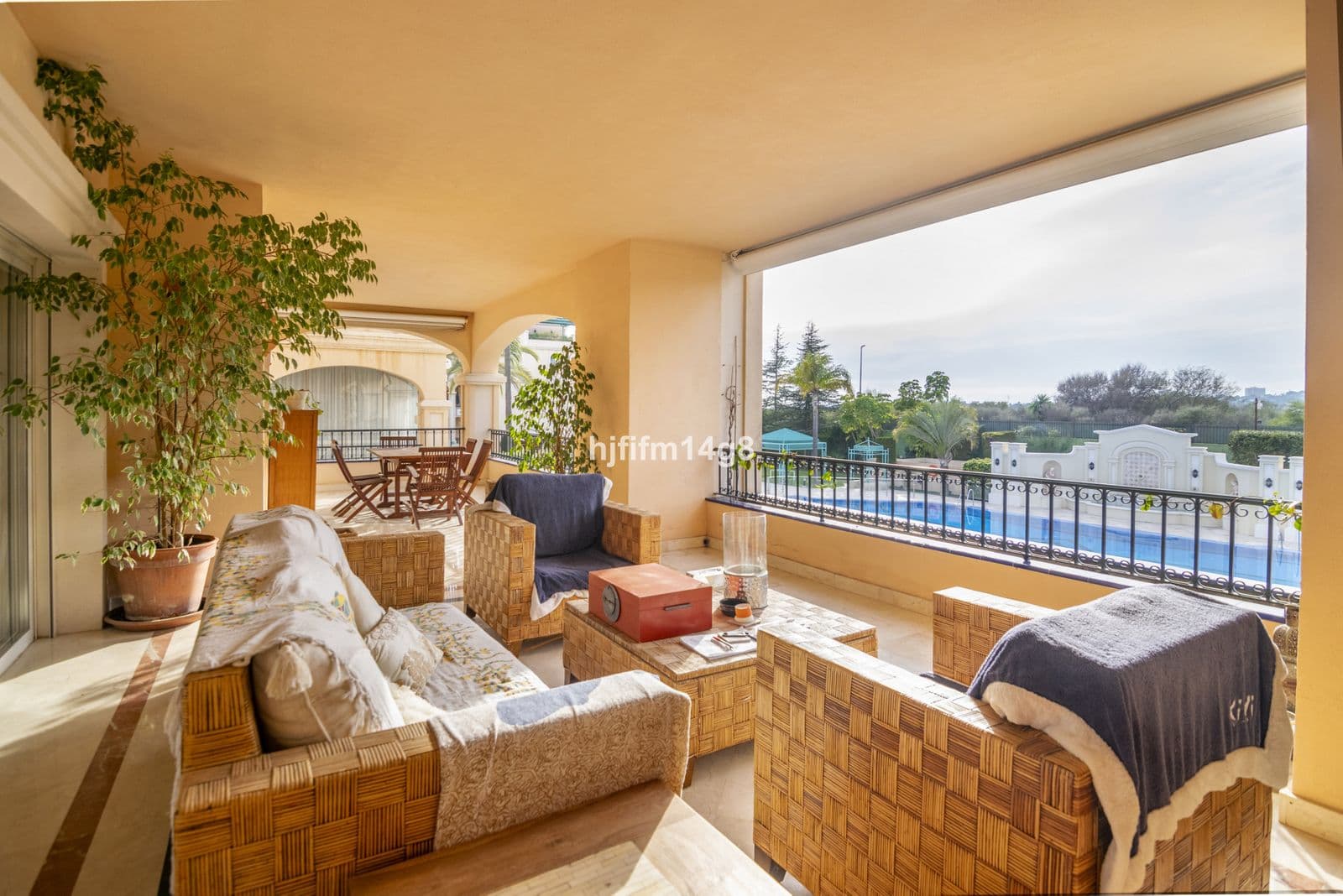 Middle Floor Apartment in The Golden Mile, Marbella