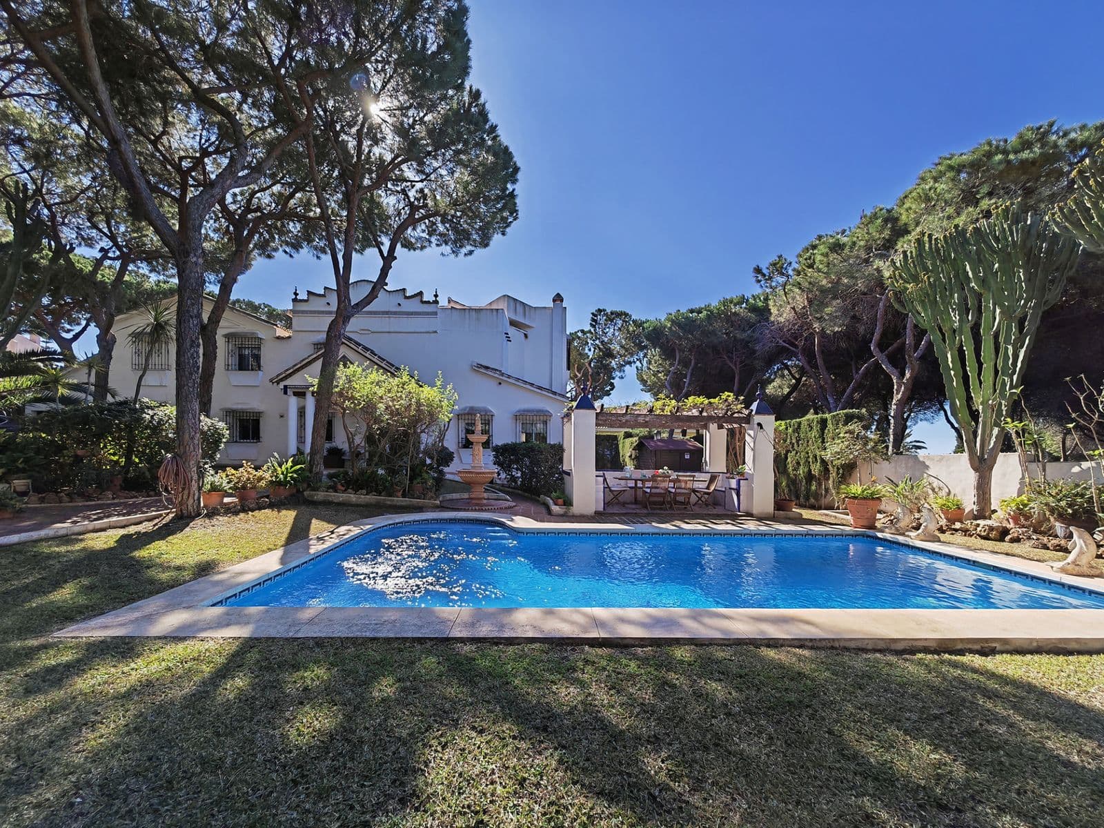 Detached Villa in Marbesa, Marbella East
