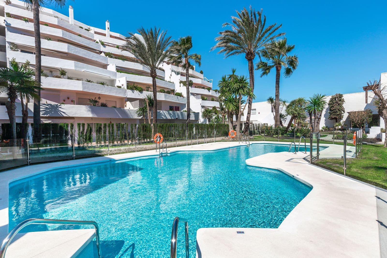 Middle Floor Apartment in Nueva Andalucía, Nueva Andalucía