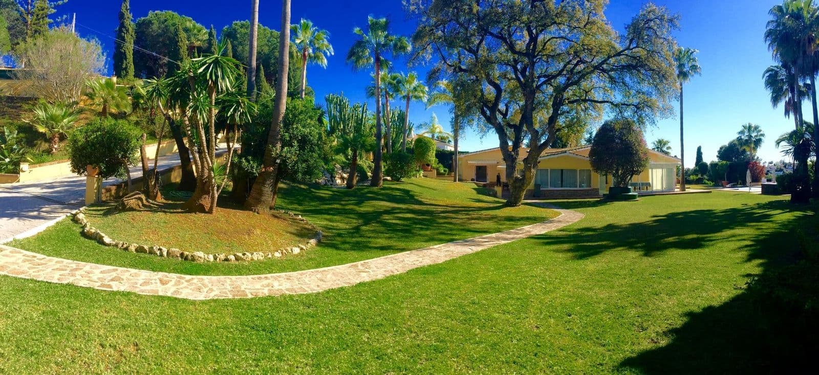 Detached Villa in Elviria, Marbella East
