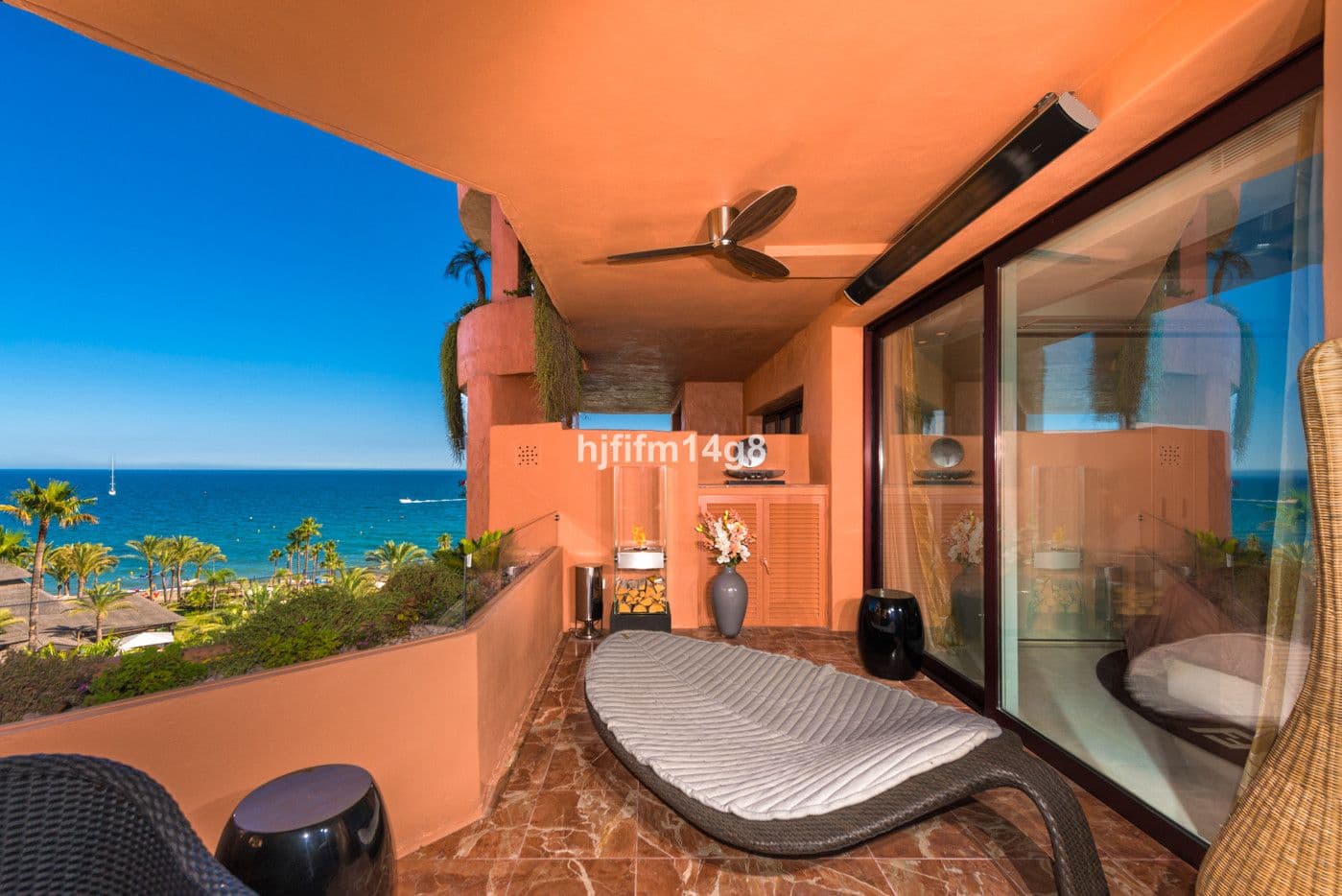 Middle Floor Apartment in Estepona, Estepona