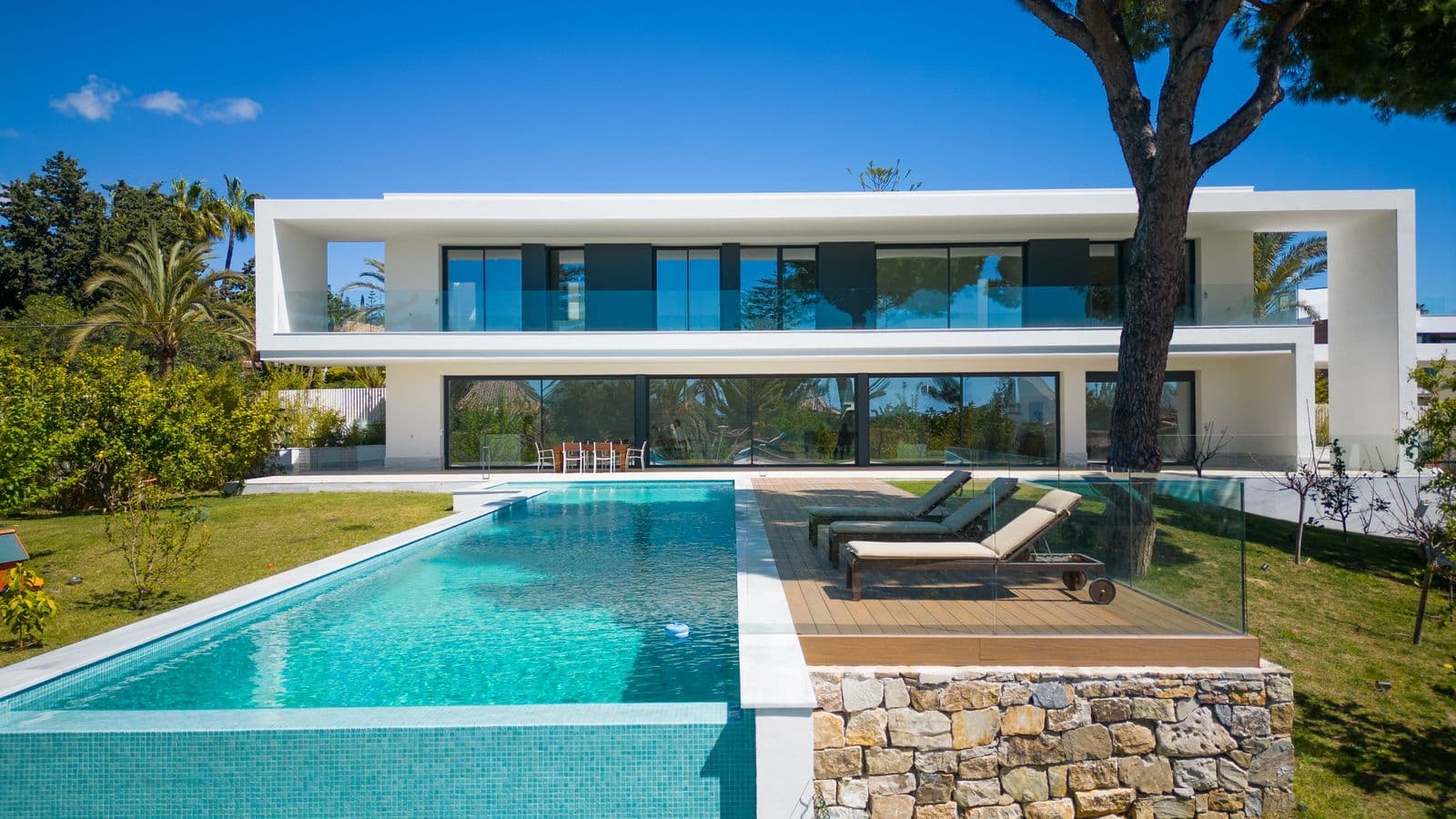 Detached Villa in Marbesa, Marbella East
