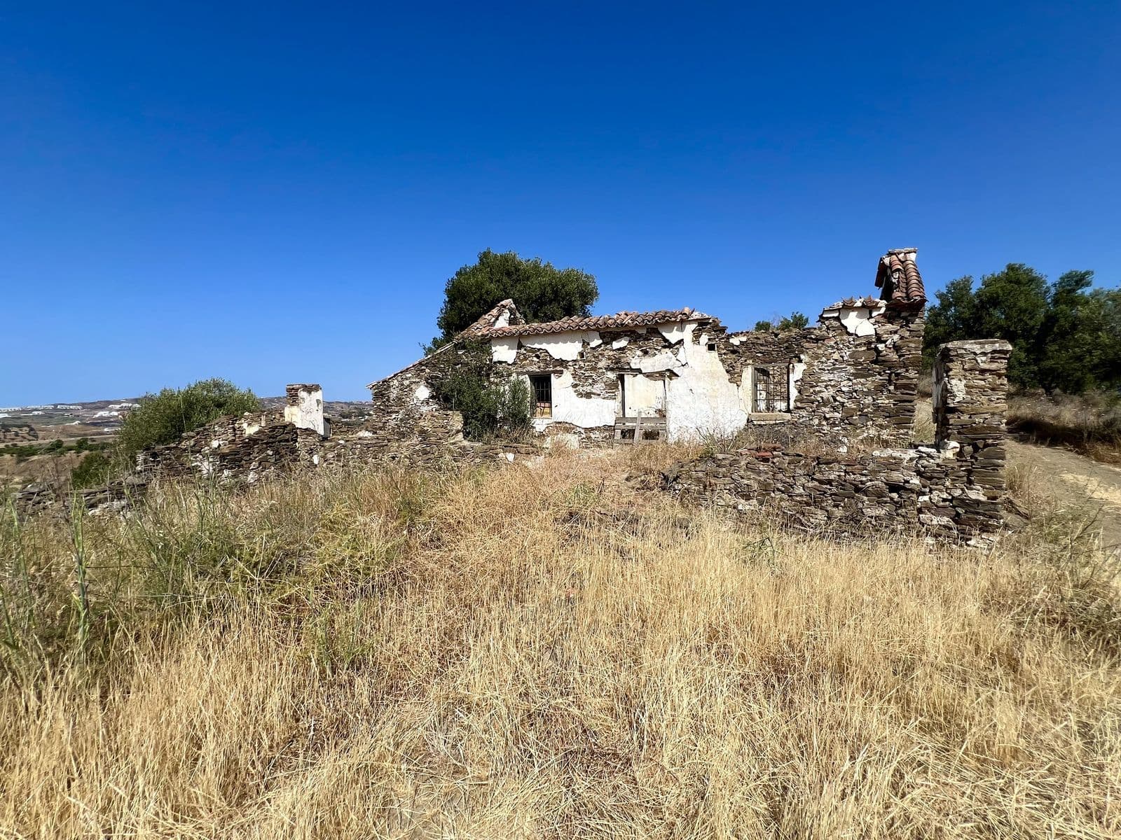 Land with Ruin in La Cala, Mijas