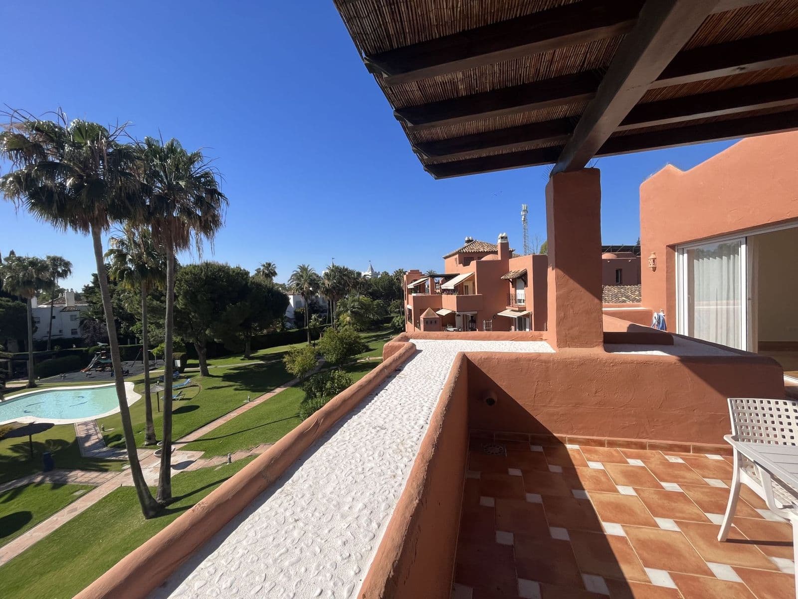 Middle Floor Apartment in Estepona, Estepona