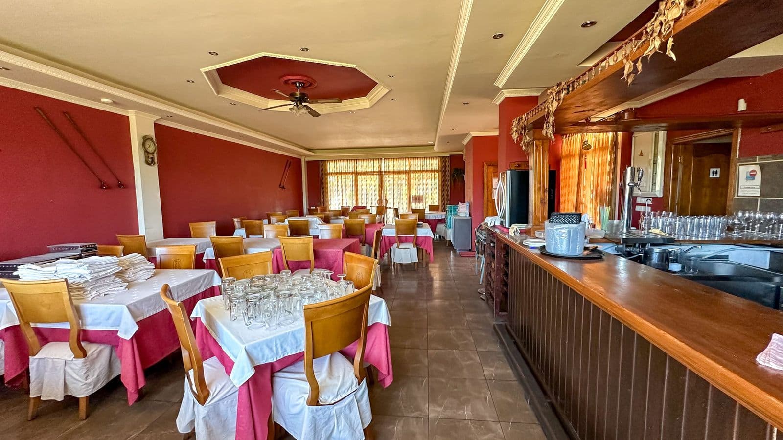 Commercial Premises in El Paraiso, Estepona