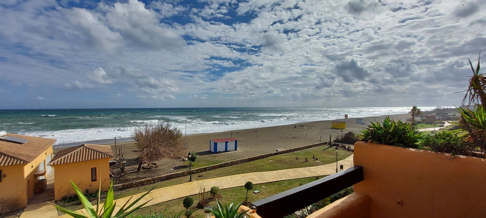 Middle Floor Apartment in La Duquesa, Manilva