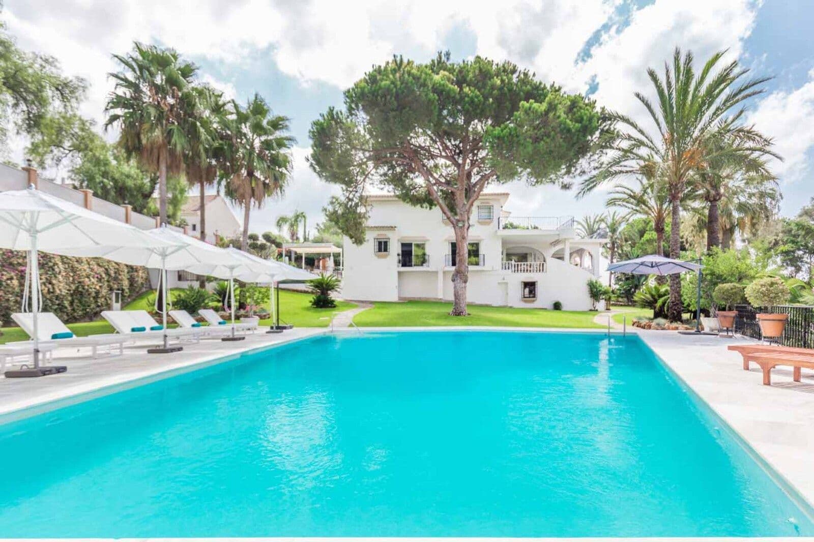 Detached Villa in Río Real, Marbella East
