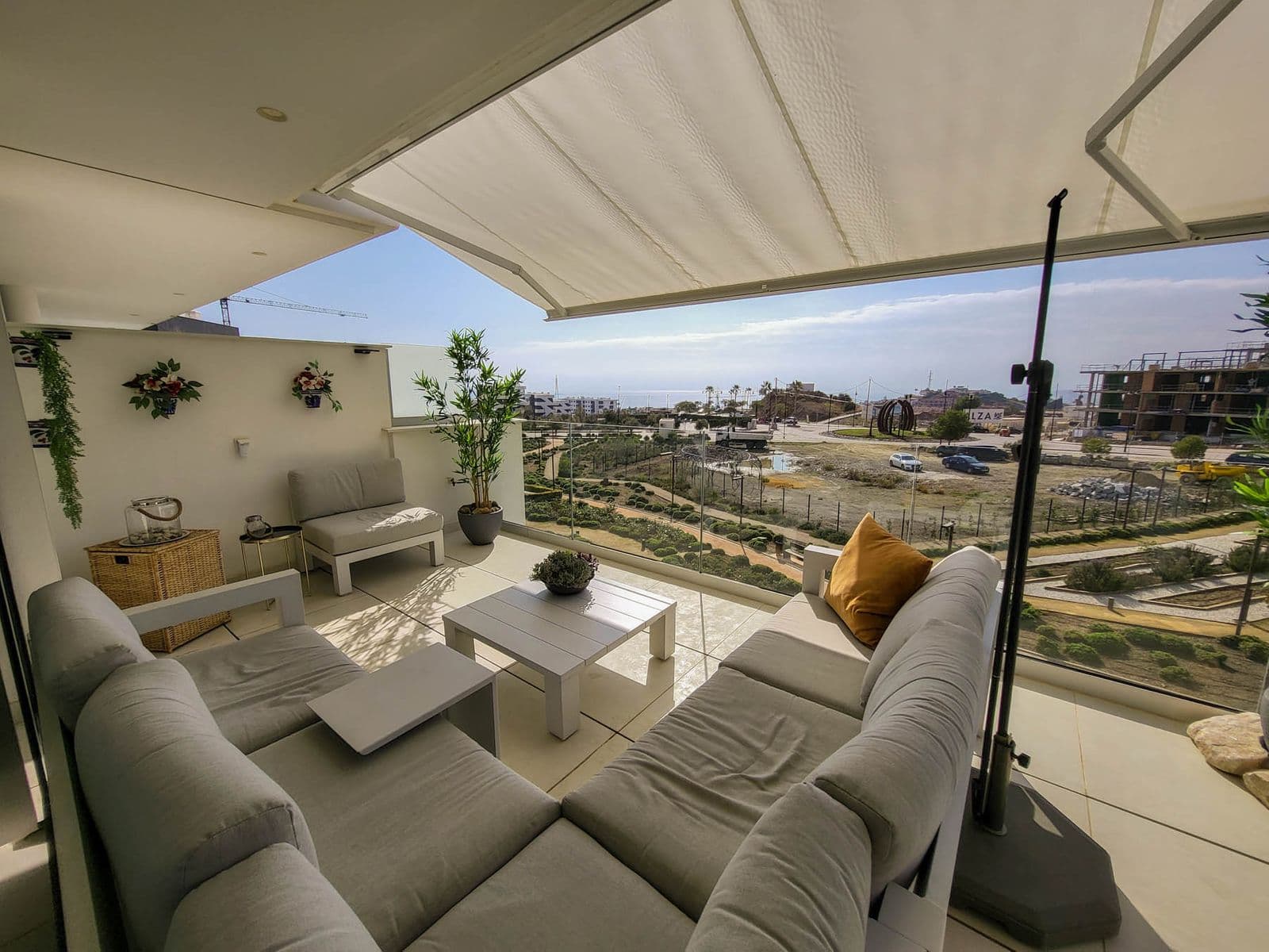 Middle Floor Apartment in Fuengirola, Fuengirola