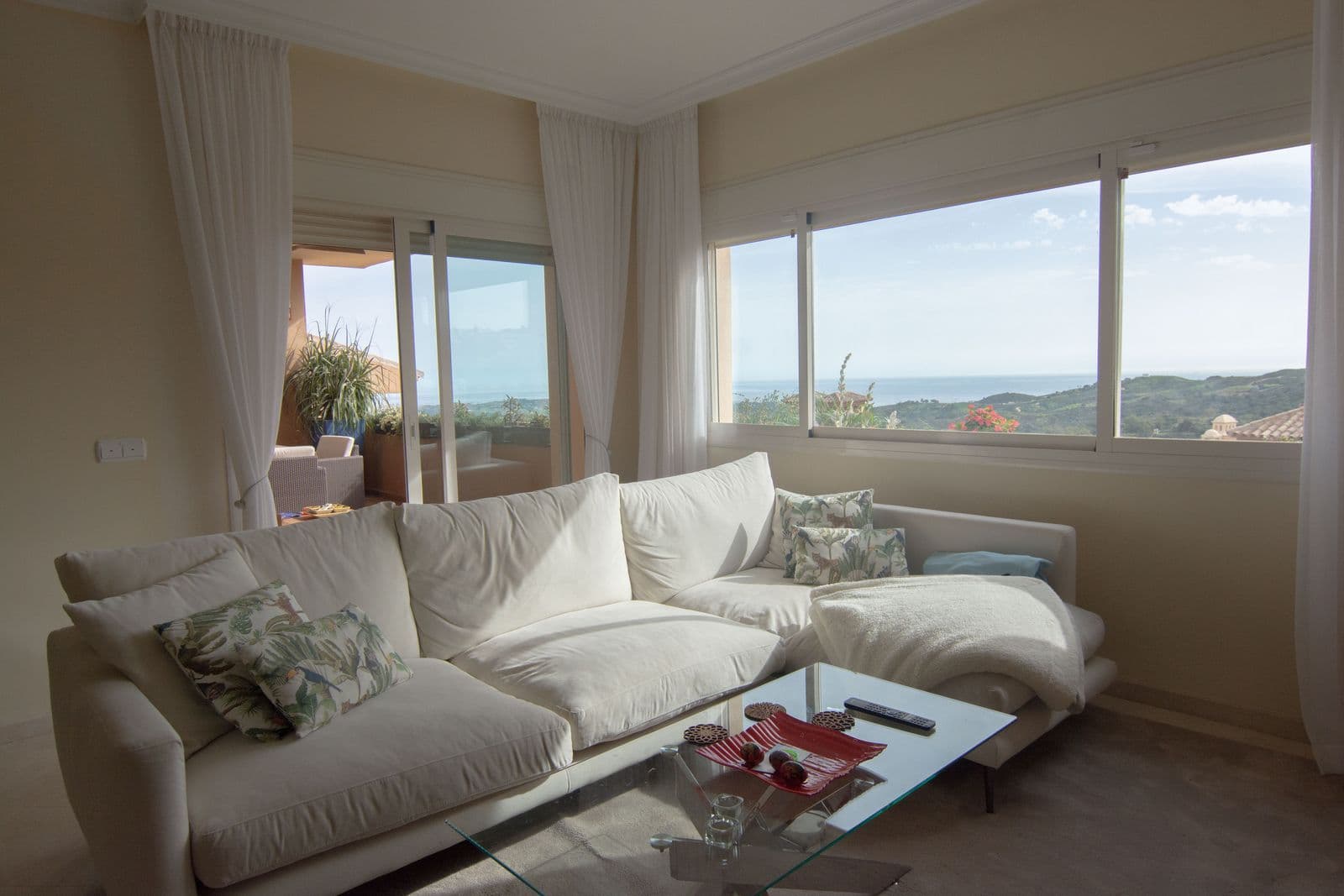 Middle Floor Apartment in La Mairena, Marbella East