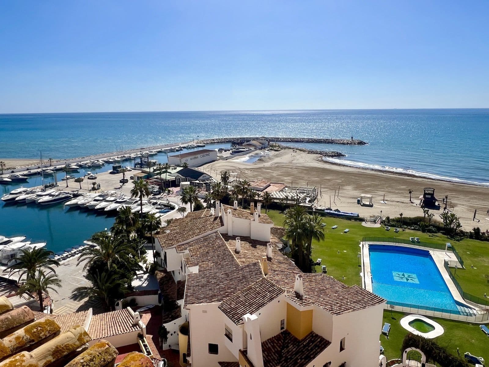Ground Floor Apartment in Puerto de Cabopino, Marbella East