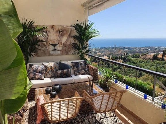 Middle Floor Apartment in Los Monteros, Marbella East